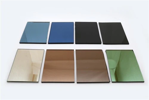 رنگا ہوا اور عکاس گلاس